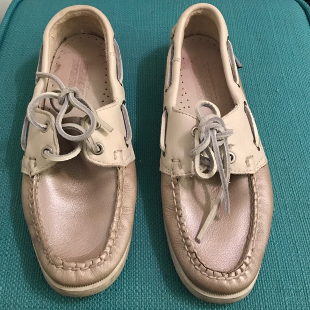 Sebago Docksides in white putty & metallic grey